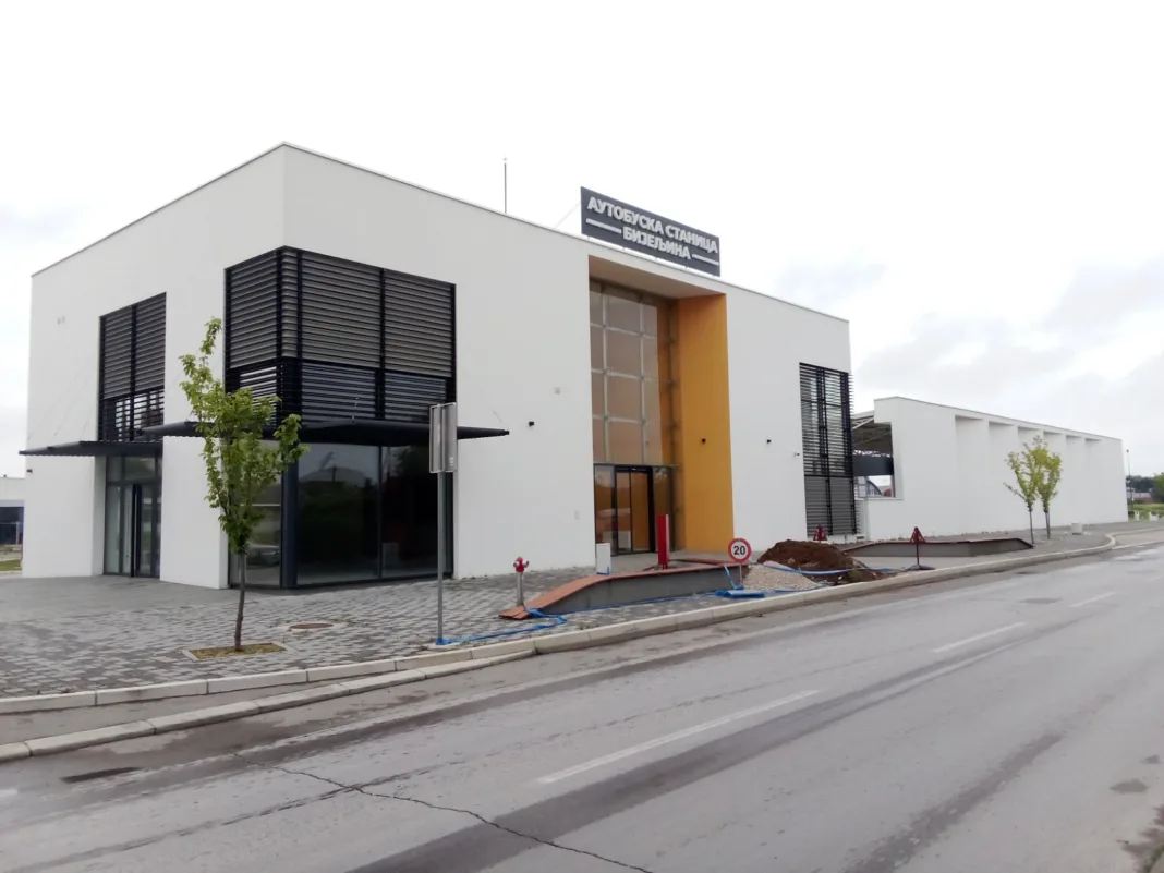 Biseri, oni saobraćajni, nižu li se, nižu…?