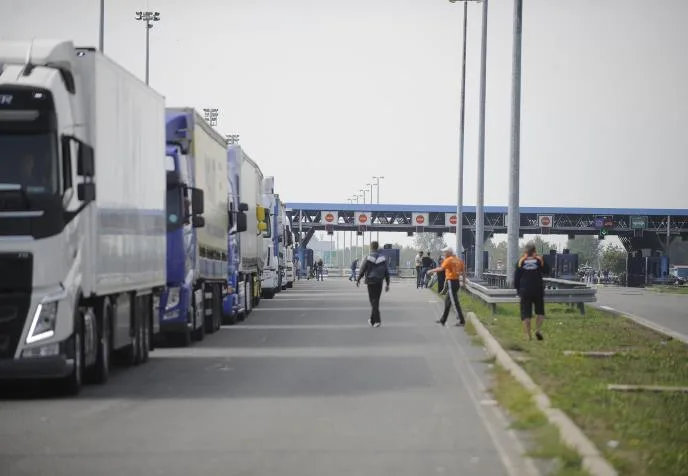 Austrija staje uz Srbiju: Stiže podrška za EU dozvole za kamiondžije iz Srbije!