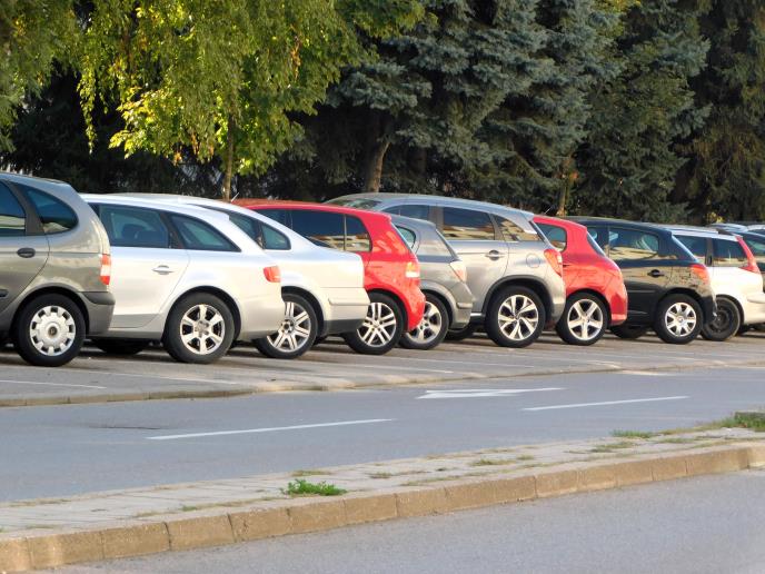 Unapred ili u rikverc?