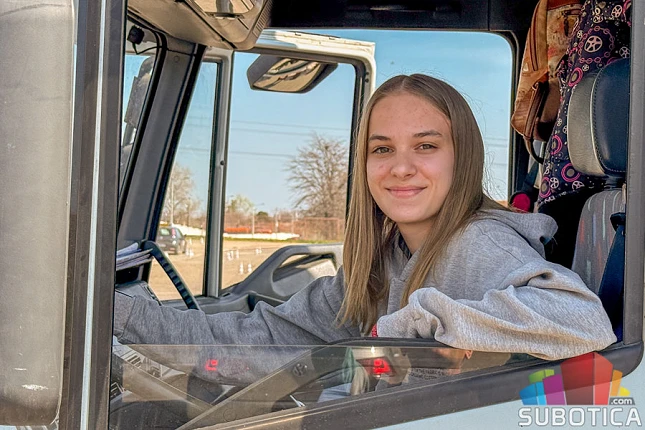Maturantkinja koja svoju budućnost vidi u kamionu!