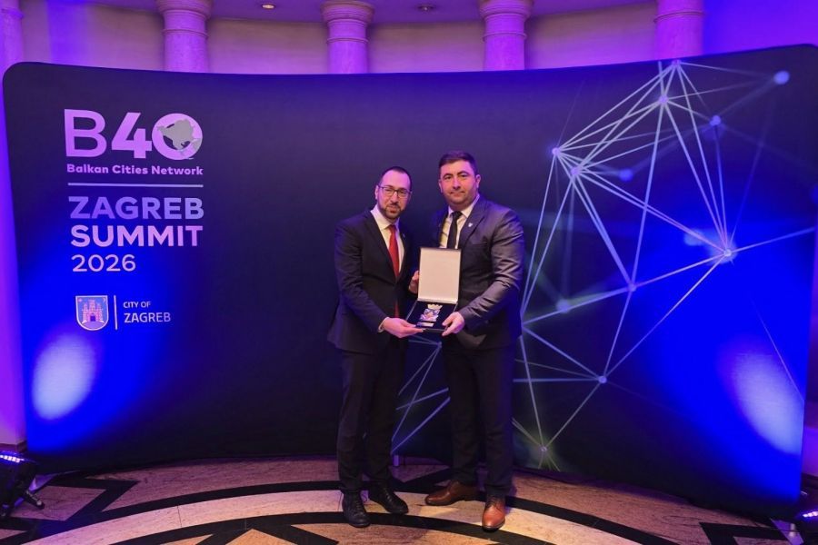 GRADONAČELNIKOV „biser“ za ogrlicu!