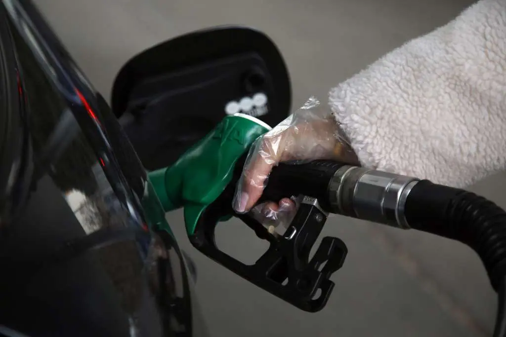 U Republici Srpskoj od danas povrat 10 pfeninga po litri goriva!