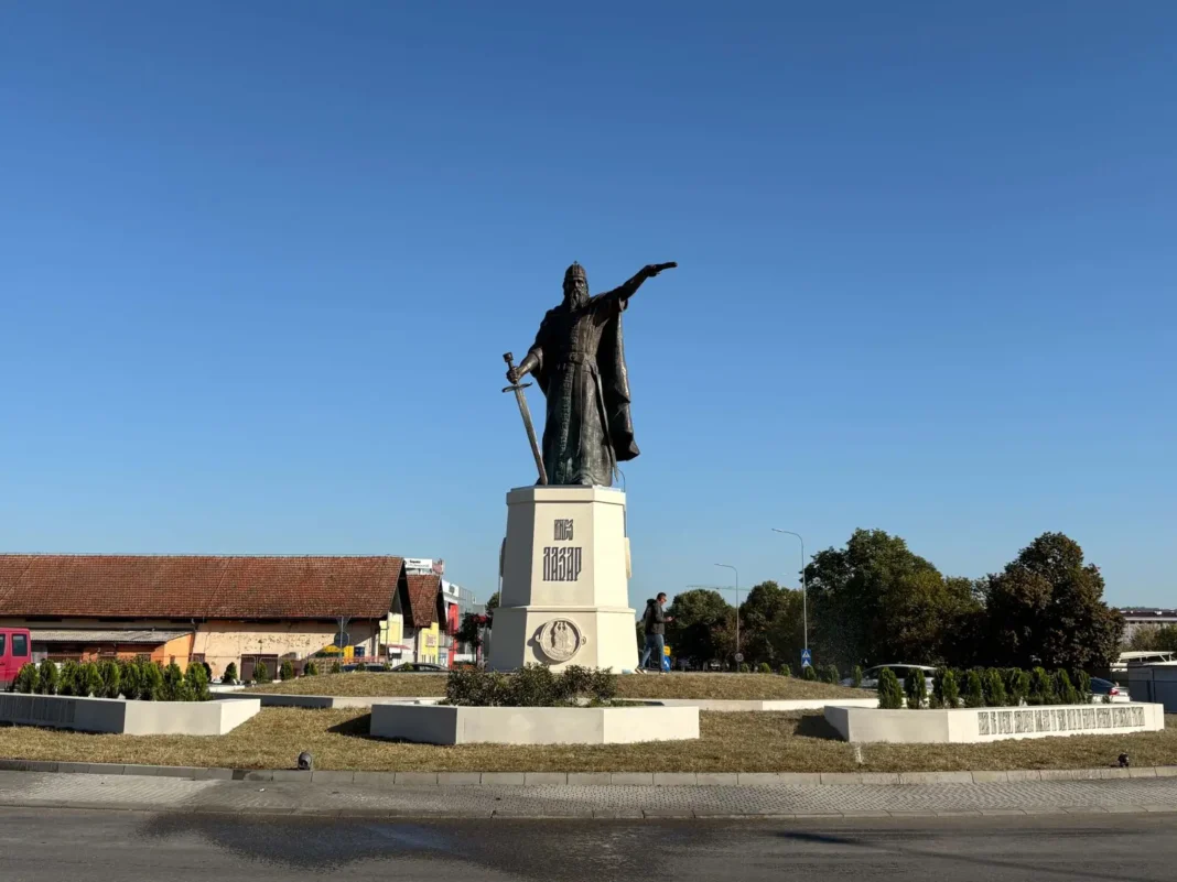 DEKAN AGGF-a upozorava na SPOMENIKE i ATRAKCIJE u kružnim tokovima u Banjaluci…?!